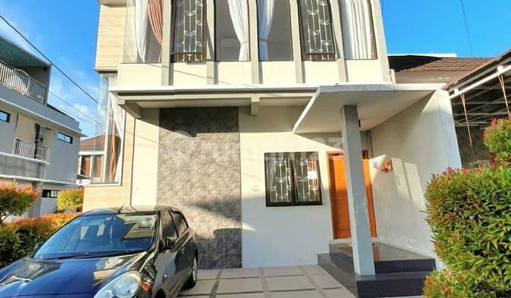 Rumah minimalis 2 Lantai cluster elite siap huni Gentan Solo