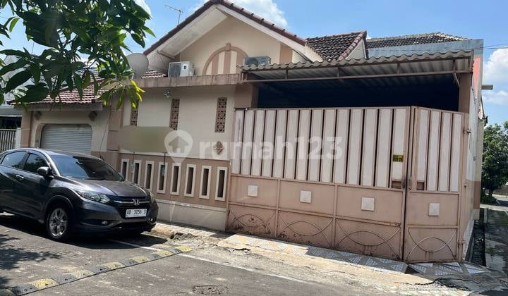 Rumah Nyaman Siap Huni Dekat Kantor Dprd Surakarta