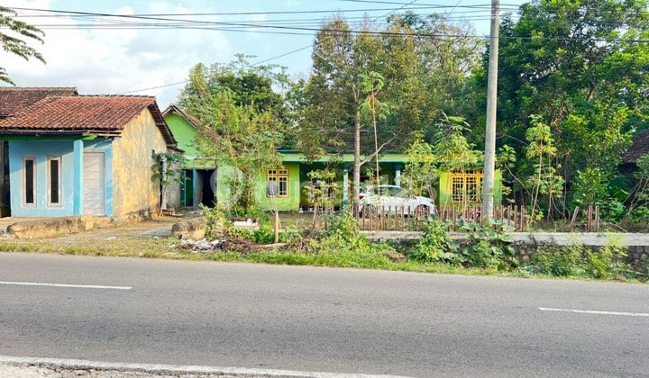 Tanah Strategis Area Wisata Tepi Jalan Raya Kerjo Karanganyar