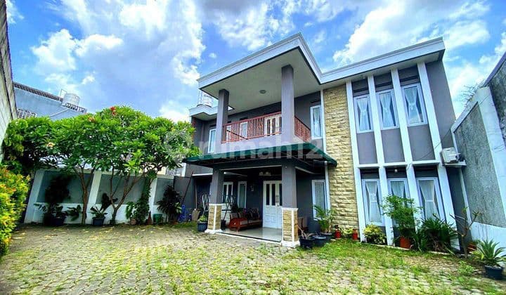 Rumah Luas 2 Lantai Tengah Kota Di Serengan Solo