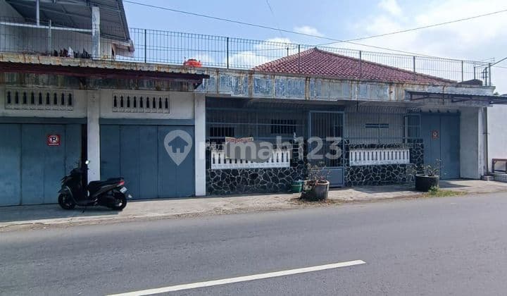 Rumah Strategis Buat Usaha Tepi Jalan D Triyagan Mojolaban