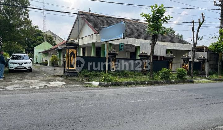 Ruang Usaha Bagus Buat Hotel Gudang Tepi Jalan Raya Solo