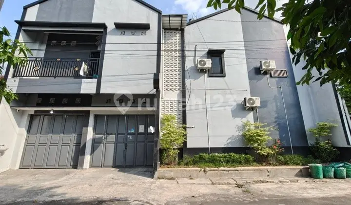 Exclusive Girls' Boarding House with 20 Rooms Near UMS Surakarta Campus