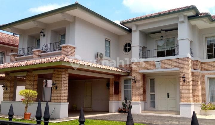 For Rent House Lippo Karawaci. With Swimming Pool