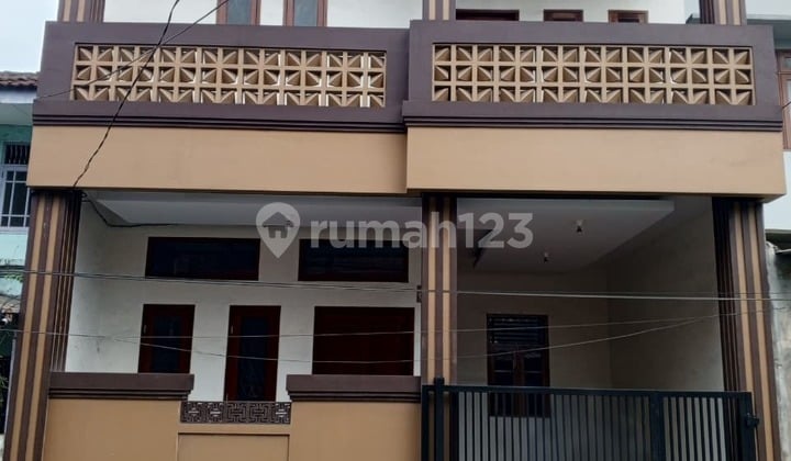 Rumah Siap Huni di Poris Indah. Shm 3 Lantai