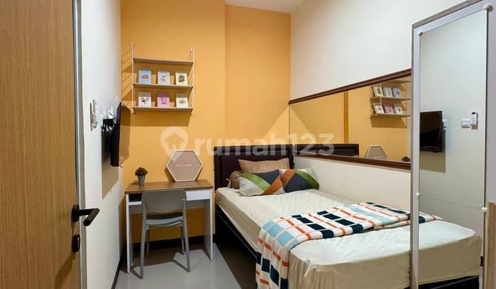 Quick Sale for Kost Jembatan Lima. Strategic Location, Fully Furnished.