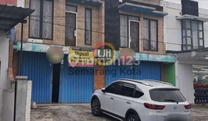 Ready-to-use shop house in the Banyumanik area. Ready-to-use shop house in the Banyumanik area.