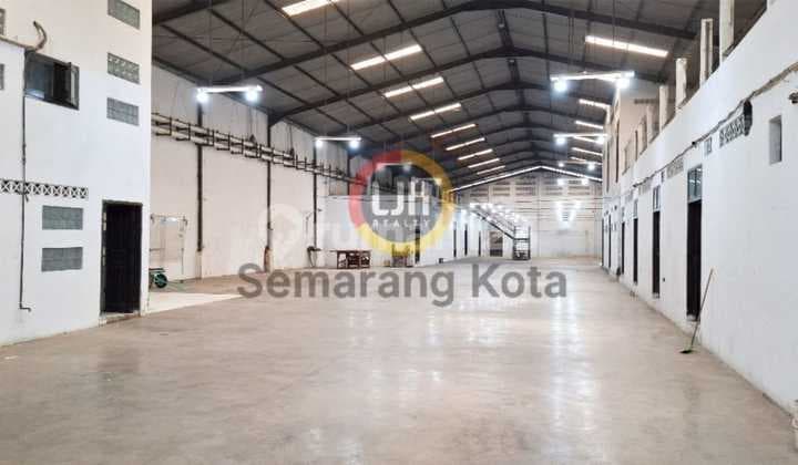 Ready-to-use warehouse in Terboyo Megah