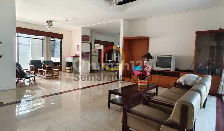 Rumah di jalan Mayjend Sutoyo