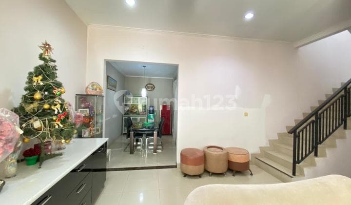 Rumah Siap Huni di Green Lake City Cluster Australia Strategis