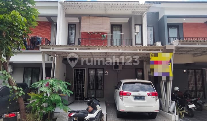 Rumah 2 Lantai 3 BR di Grand Batavia Fiera, Tangerang