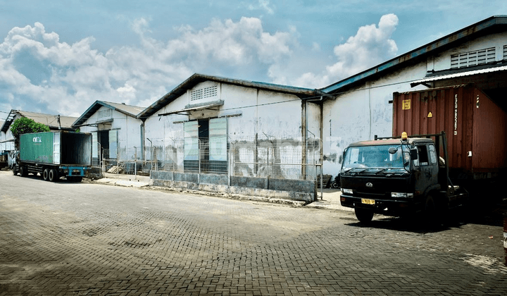 Gudang Siap Pakai Kalianak Strategis dekat Raya Margomulyo