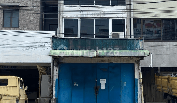 Ready-to-Use Raden Saleh Shophouse, Strategically Located Near the City Center.