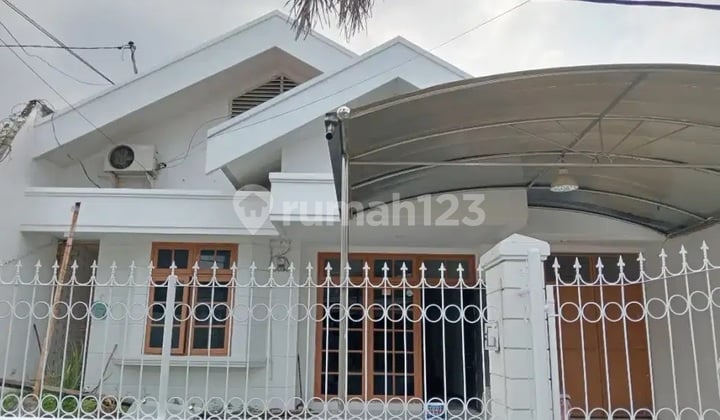 Dharmahusada Indah Bagus Siap Huni Strategis dekat Pusat Kota