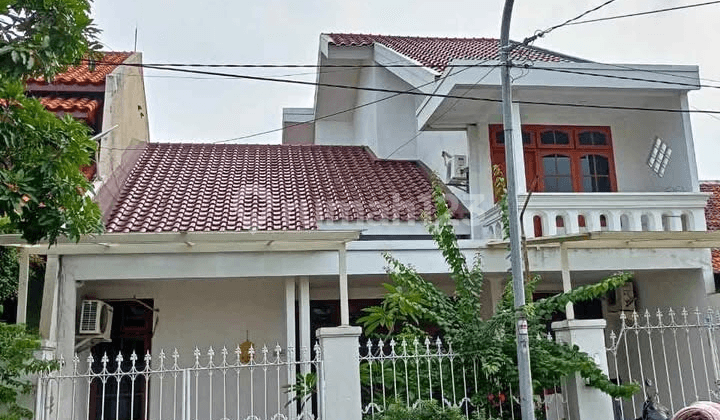 Rumah Rungkut Terawat Siap Huni Dekat Merr
