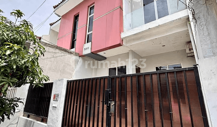 Rumah Terawat Minimalis Siap Huni Purimas Dekat Upn Merr
