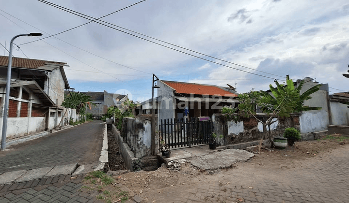 Rumah Gayungsari Strategis Dekat Raya Ahmad Yani