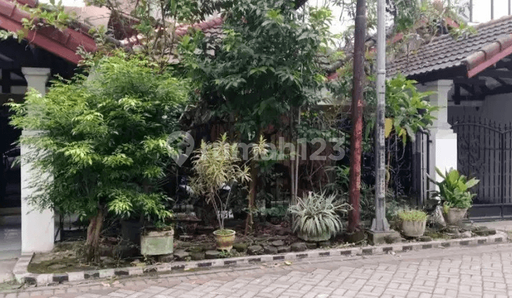 Rungkut House Well-Maintained Strategic Near UPN and Merr