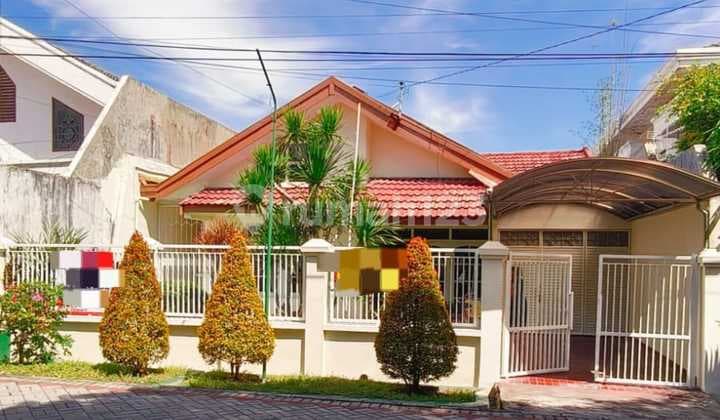 Beautiful Asri House Klampis Semolo Barat, Mukti Mansion, Near MERR.