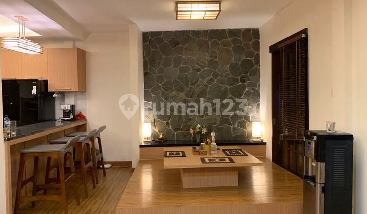 Dijual rumah murah 2 bidang tanah dengan luas total 469 m 2 berikut bangunan di Kota Adm. Jakarta Selatan