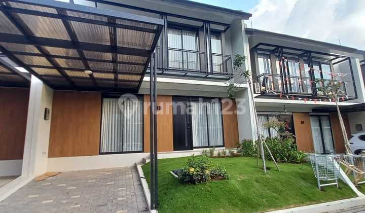 Rumah di Kota Baru Parahyangan, Bagus 2 Lantai Tatar Tarubhawana