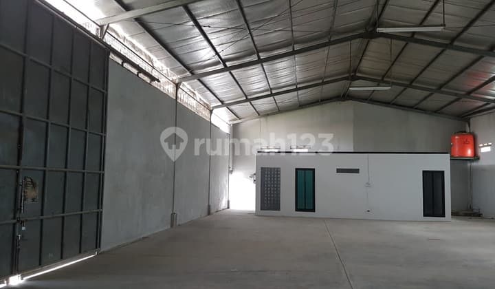 Gudang luas 408 m² dekati Soekarno Hatta Jl Kali Cipamokolan