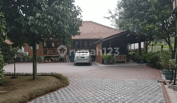 2,400 m² villa house area in Warung Seuseupan, Cugenang, Cianjur #