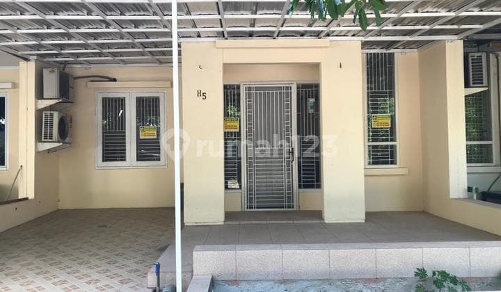 Rumah siap huni, view selatan di Cluster Metropolis, Galuh Mas #