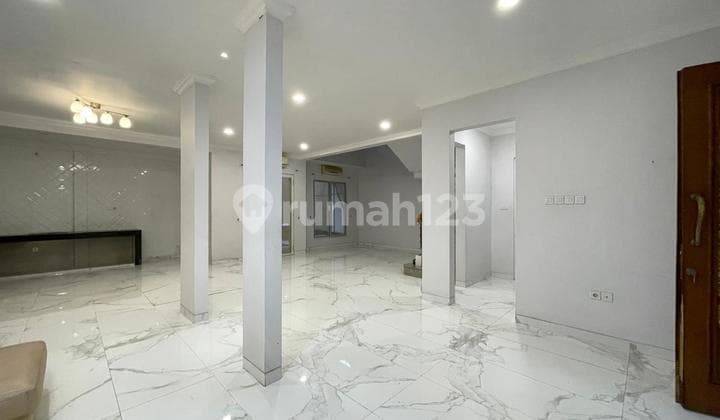 Rumah Minimalis Mediterania Di Wisata Bujit Mas