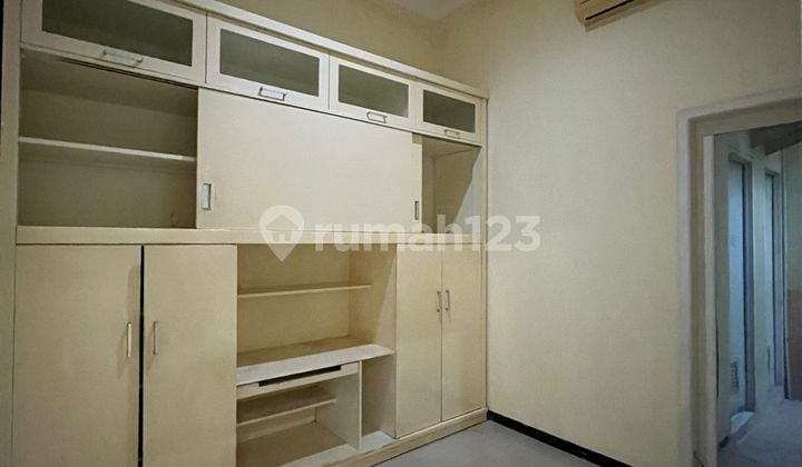 Disewakan Rumah Lokasi Strategis Dkt Raya Mulyosari