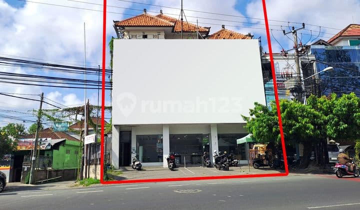 Ruko Lebar Gandeng Tiga di Teuku Umar Denpasar