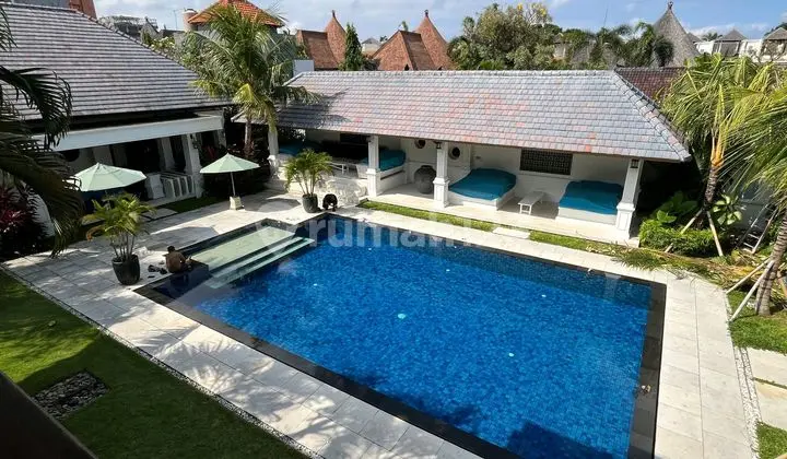 Villa Mewah 6 Kamar Tidur di Kawasan Eksklusif Seminyak
