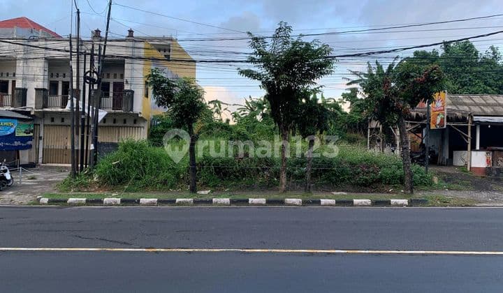 Strategic Location in Front of Bank Mandiri Tabanan