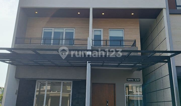 Luxurious and Beautiful 3 Lamtai Sutera Onyx House in Alam Sutera, Tangerang