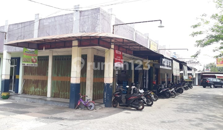 Dekat Gate Masuk Hadap Jalan Raya Ruko Hoek Raya Sedati Sidoarjo