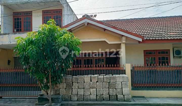 Pusat Kota Bagus Terawat Rumah 2 Lantai Ra Kartini Kebomas Gresik