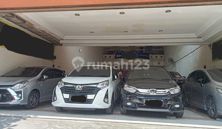 Drop 1.5 M - Lokasi Premium Ex Showroom Mbl Kertajaya Surabaya Murah