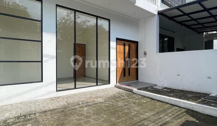 DEKAT MCD SUPERINDO & MERR Rumah Baru Gress Rungkut Asri Surabaya Timur Mininalis 2 Lantai 7x20 SHM Top Material Harga 2M an