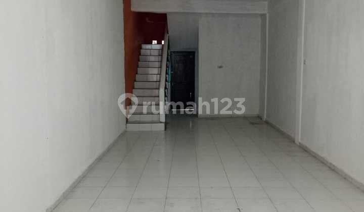 For Rent: Kebonsari Jambangan Surabaya Shop House, 2 Floors, Spacious Parking, Busy Traffic, Suitable for Clinic, Restaurant, Office, Etc.