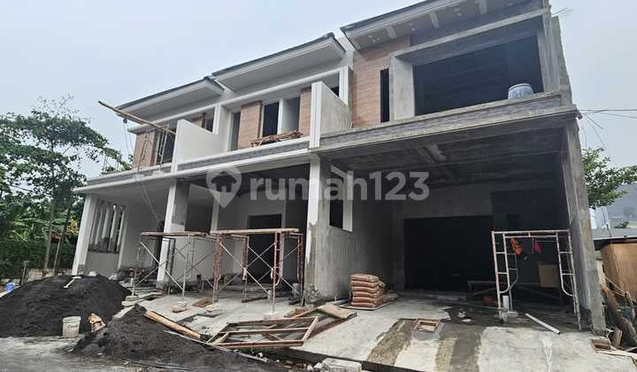 Cuman 2 Menit Ke Raya Merr Rumah Minimalis 2 Lantai Rungkut Harapan Surabaya Timur 1M An Baru Gress shm sdh split