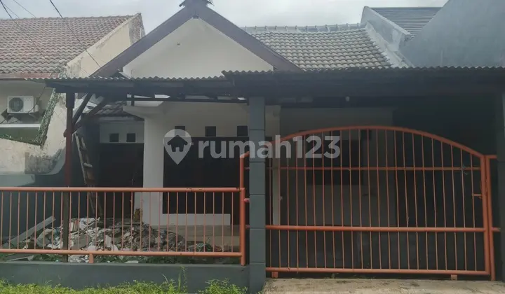 800 Million Rupiah House in Rungkut - Ba, Near Campus & Industrial Area