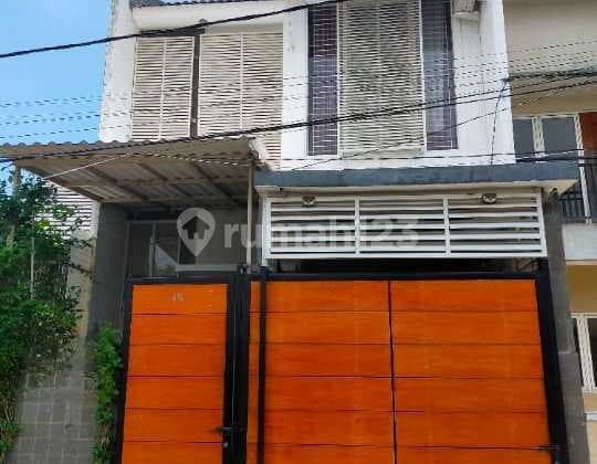 Rumah Gunung Anyar Surabaya Timur 2 Lantai Full Furnished 400m Dari Merr, Kampus Upn & Uinsa Harga Drop 200jt