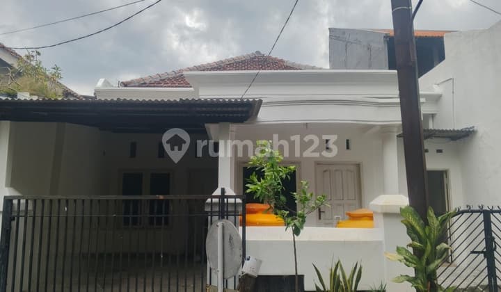 Rumah Siap Huni Semi Furnish di Wiguna Tengah, Tinggal Masuk Gunung Anyar Surabaya