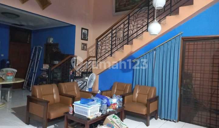 DEKAT GALAXI MALL, RS UNAIR, MERR Rumah Dharmahusada Regency Surabaya 12x20 SHM 2Lantai Under Price 4M an