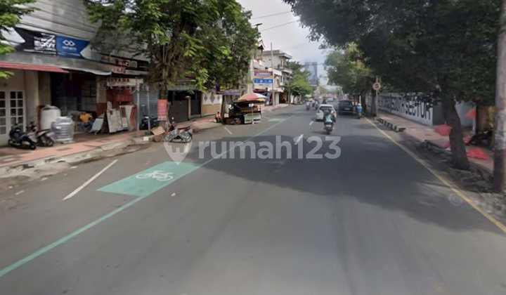 PUSAT BISNIS & KERAMAIAN Gedung Ex Kantor Trunojoyo Jember Kota 2Lantai 451m2 Harga BU Nego Keras