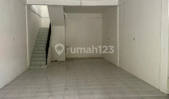 Disewakan Ruko Karah Jambangan Surabaya 2 Lantai Hadap Jalan Raya Trafik Ramai Cocok Utk Kantor, Leasing, Koperasi, Klinik Dll