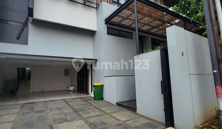 Rumah Mewah Baru Di Kemang Jakarta Selatan – Siap Huni