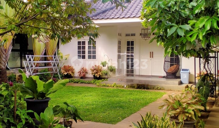 Rumah Asri 1600 M² Kemang Utara Pinggir Jalan Cocok Komersial