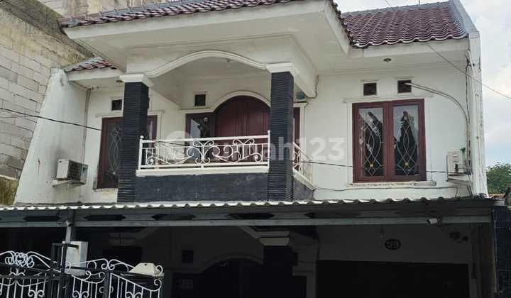 Luxury House in Legoso, East Ciputat, Land Area 160m², Building Area 300m², Price 100 Million