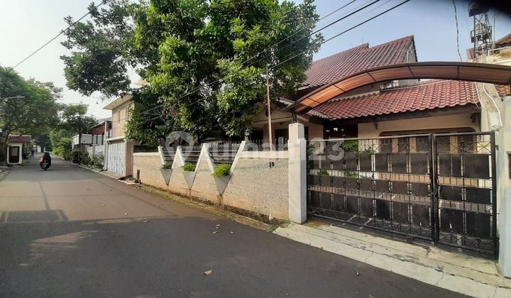 Rumah mewah 2 Lantai Perumahan Di Jatipadang Jakarta Selatan SHM Bagus Jarang ada